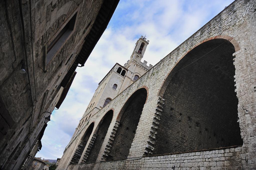 Ferienwohnung La Signora Dei Fiori Gubbio Exterior foto